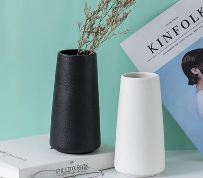 Vzmiza Schwarze Keramik Vase – Handgefertigt für Pampasgras & Moderne Heimdekoration